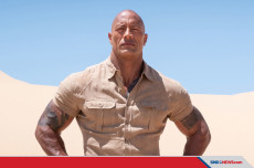 The Rock Duduki Posisi...