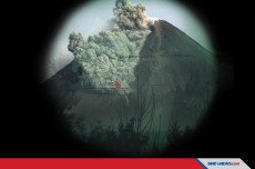 Gunung Merapi Alami...
