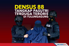Densus 88 Tangkap Pasutri...