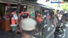 Razia Makan 20 Menit,...