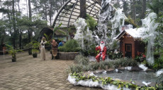 Libur Natal, Pengelola...