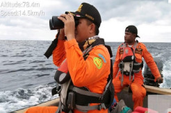 Speedboat Terbalik di...