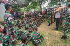 Bentrok TNI-Polri Tewaskan...