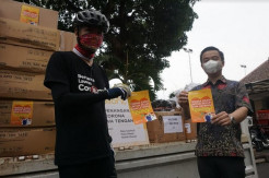 Dukung Gerakan 35 Juta Masker di Jateng, Hellofit Donasi APD Rp750 Juta