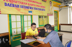 Bantu Masyarakat, Golkar Buka Posko Pendampingan Kartu Prakerja