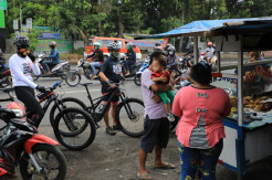 Ganjar Minta Aparat Lebih Tegas Terapkan PKM di Kota Semarang