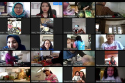 Menyambut Ramadan, Ibu-ibu di Serbia Lomba Masak Indomie