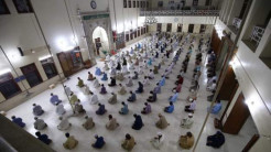 Abai Protokol Covid 19? Di Pakistan Masjid Digembok, Imam Dibawa Polisi