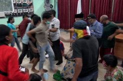 Protes Bansos, Warga Geruduk Kelurahan dan Nyaris Keroyok Ketua RW