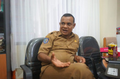 Paramedis COVID-19 yang...