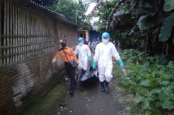 Gunakan APD Lengkap, Tim Gabungan Evakuasi Korban Tenggelam