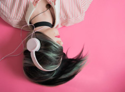 Deretan Lagu K-pop untuk Penuhi Jiwa Introver Kamu