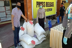 Gelapkan Beras Bantuan COVID-19, Tiga Sopir Truk Ditangkap Polisi