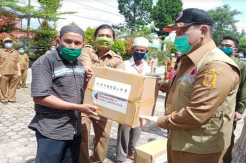 Bupati Dairi Salurkan Sembako Penanganan Covid-19 dari Pemprov Sumut