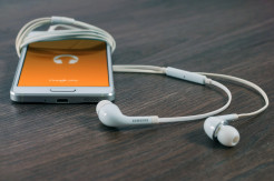 Kenapa Banyak Orang Suka Dengerin Podcast?