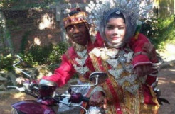 Heboh Duda 60 Tahun Nikahi Gadis 21 Tahun di Pangkep