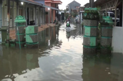 Setiap Sore hingga Malam, Rumah di Pesisir Kaliwungu Terendam Rob