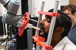 Robot Pembantu Medis Mampu Lakukan Swab Tenggorokan