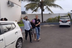 Pasangan Suami Istri...