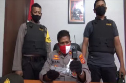 Kapolsek Ini Berhasil Lobi Warga Serahkan Senpi Ilegal