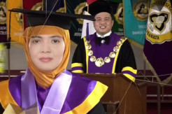 Gelar Wisuda Daring,...