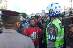Rapid Test Terlalu Mahal, Sopir Sayur-Buah Demo di Pelabuhan Ketapang