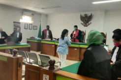 Pengadilan Bebaskan Dokter Elisabeth yang Buat Pasiennya Buta