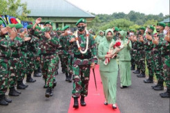 Melihat Tradisi Penyambutan Komandan Brigade Infanteri 25/Siwah dengan Adat Aceh