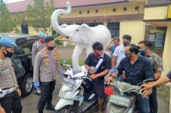 Diduga Dendam Lama,...