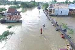Terendam Banjir 1 Meter Jalan Trans Sulawesi Putus