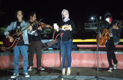 Kelompok Penyanyi Jalanan Galang Dana untuk Masamba