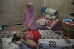 Gadis Cacat dan Lumpuh Hidup Sendiri setelah Sang Ibu Masuk Penjara