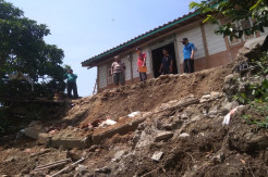Hujan Deras Saat Kemarau, 1 Rumah di Rembang Rusak Akibat Longsor
