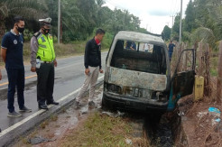 Diduga Korsleting, Mobil Pickup di Bangka Terbakar