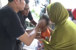 Derita Lela Bocah yang Disiksa Ibu Kandung dan Ayah Tiri