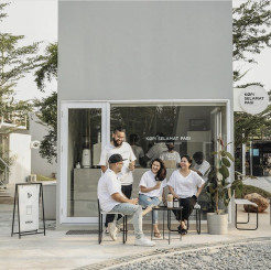 Tempat Nongkrong Baru yang Seru, Kumulo Creative Compound!