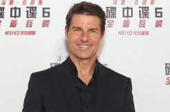 Tom Cruise Sumbang Rp10...