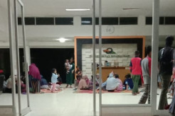 Perjuangkan Gaji Suami, Ibu-ibu dan Anaknya Tidur di Perusahaan Sawit