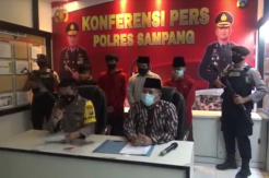 Lecehkan Gerakan Salat,...