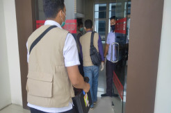 Polda Kalbar Geledah dan Segel Kantor Pekerjaan Umum