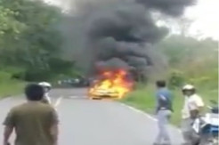 Mobil Angkut Tembakau Terbakar di Tol Madiun