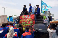 Pengesahan RUU Ciptaker Bikin Gaduh, Investor Belum Tentu Masuk