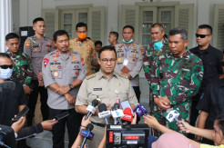 Anies Targetkan Fasilitas Publik yang Terdampak Demonstrasi Bisa Digunakan Hari Ini