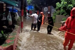 Banjir di Ciganjur Rendam 300 Rumah, 1 Warga Tewas Tertimpa Bangunan