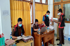 Kejari NTT Geledah Kantor Bupati Manggara Barat Selidiki Kasus Penggelapan Lahan Senilai Rp2 Triliun, Bupati Mabar Bungkam