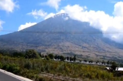 Sering Terjadi Gempa di Gunung Rinjani, Ini Penjelasan Pos Pantau PVMBG Sembalun