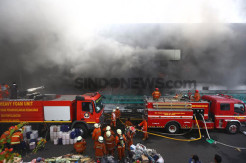 Pasar Raya Manggarai Terbakar, 14 Mobil Damkar Diterjunkan