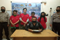 Dua Pasangan Bukan Suami Istri di Sibolga Digerebek Saat Pesta Narkoba di Dapur Rumah