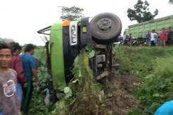 Sopir Mabuk Tuak, Truk...