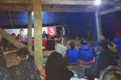 Dikunjungi Al-John, Warga Pabuaran Curhat Rindukan Pemimpin Baru